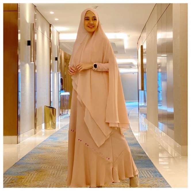 10 Nama Asli Artis Cantik Keturunan Arab, Jarang Orang Tahu!