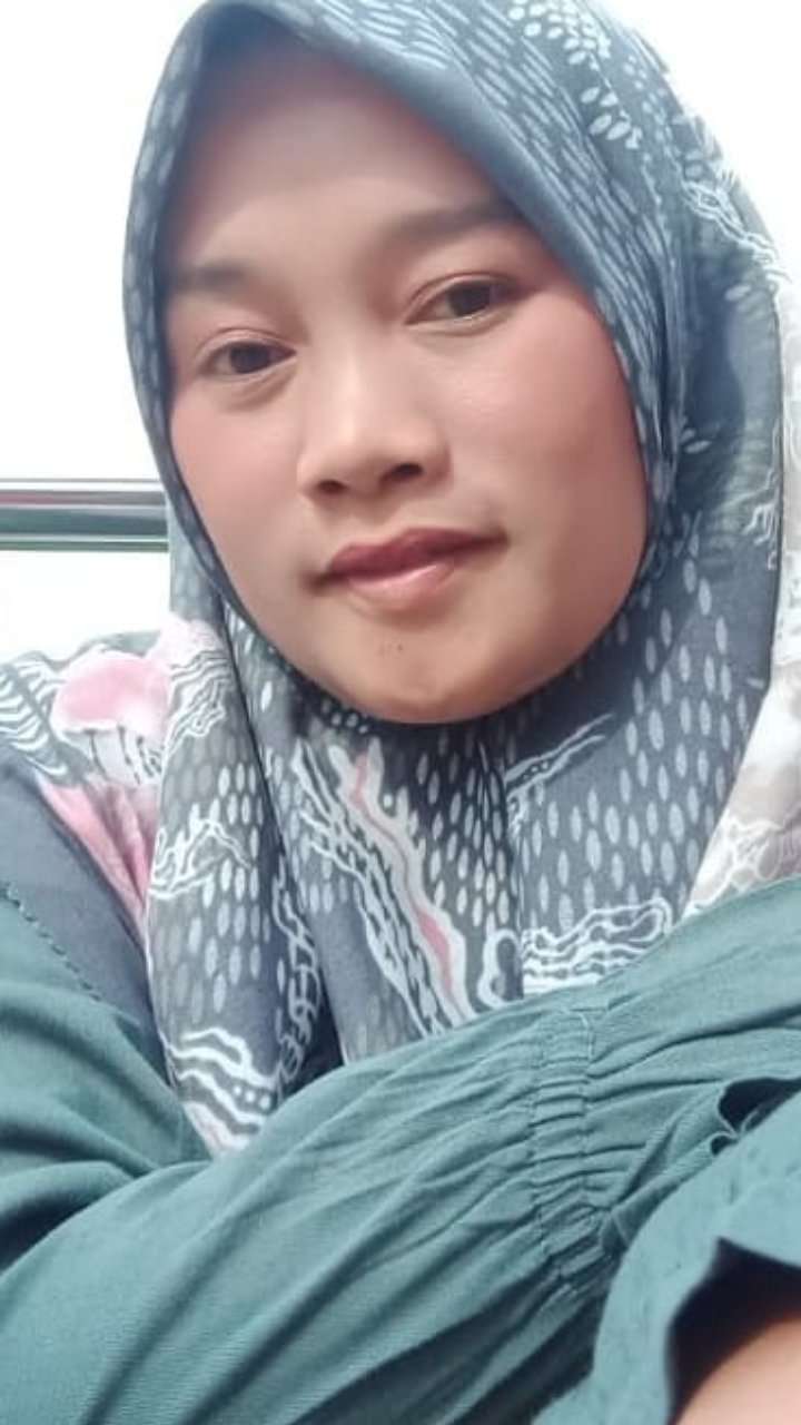Fakta Sosok Nelli Sovia Istri Lord Adi, Dijuluki Baginda Ratu