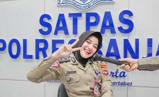 Intip 5 Foto Polwan Cantik Bernama Malaysia, Auto Jatuh Cinta