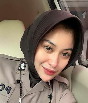 Intip 5 Foto Polwan Cantik Bernama Malaysia, Auto Jatuh Cinta