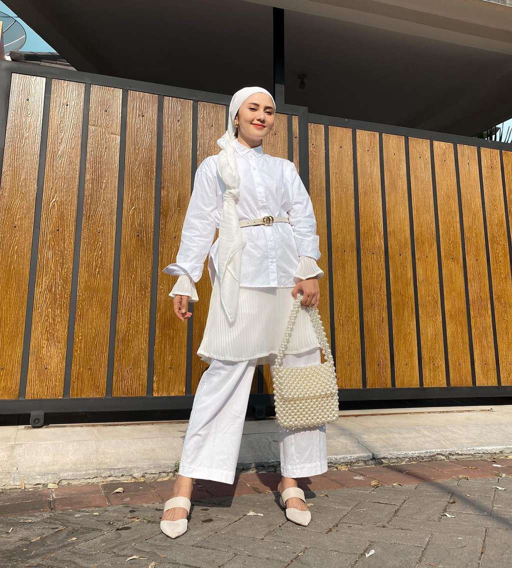 10 Foto Keseharian Mama Sofia ‘Ikatan Cinta’, Manglingi!