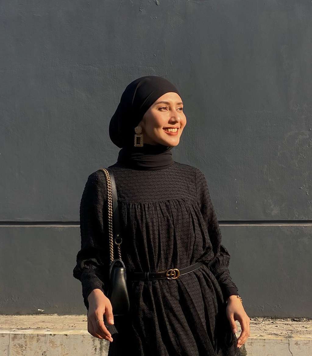 10 Foto Keseharian Mama Sofia ‘Ikatan Cinta’, Manglingi!