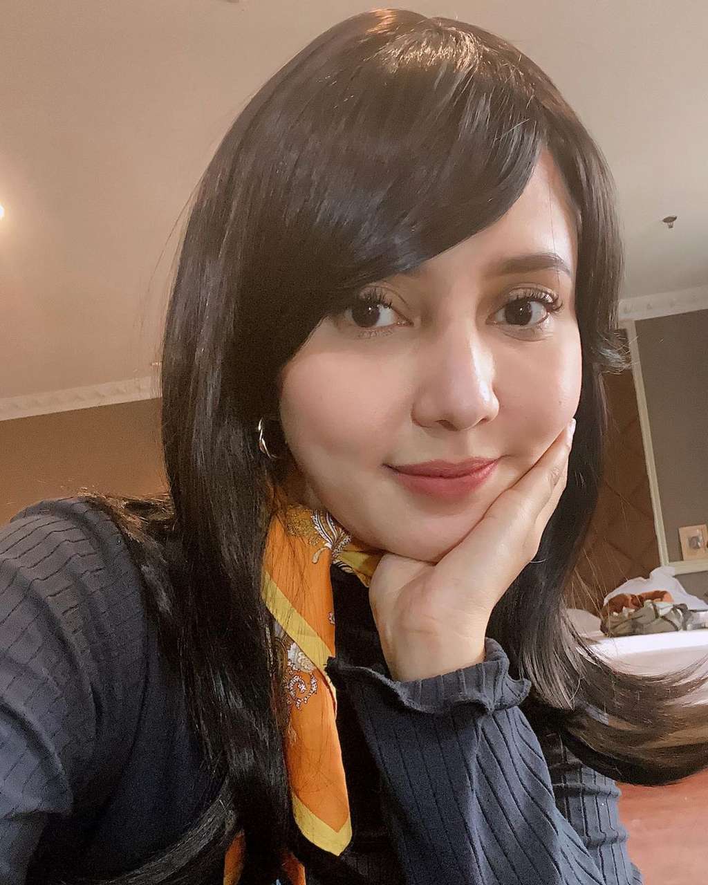 10 Foto Keseharian Mama Sofia ‘Ikatan Cinta’, Manglingi!