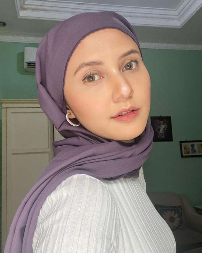 10 Foto Keseharian Mama Sofia ‘Ikatan Cinta’, Manglingi!