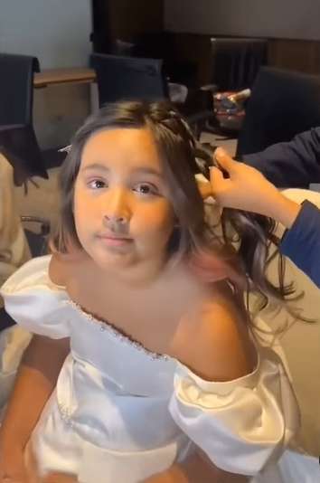 6 Foto Anak Nia Ramadhani Hadiri Nikahan Asisten
