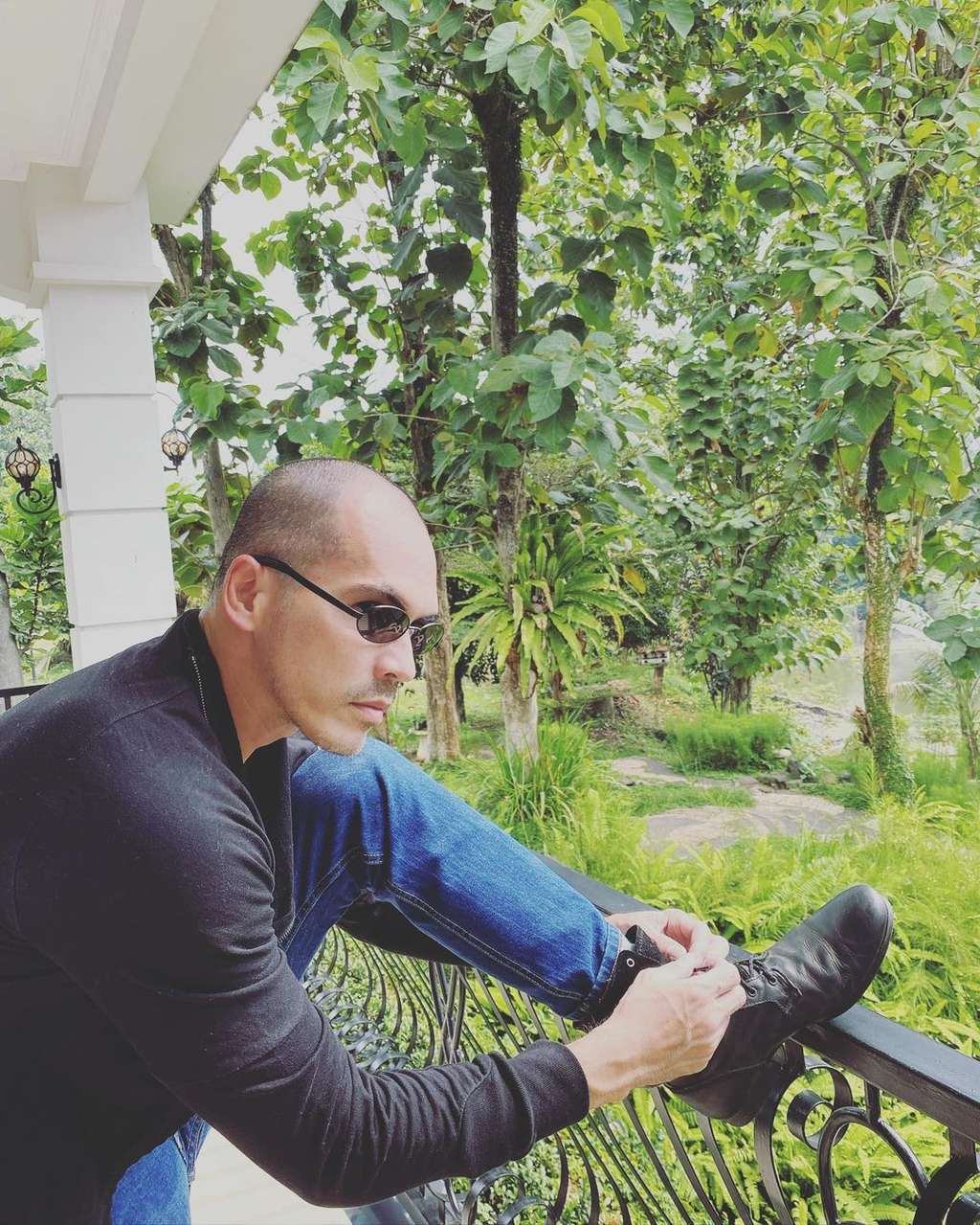 10 Potret Atalarik Syach dengan Kepala Botak, Bikin Pangling