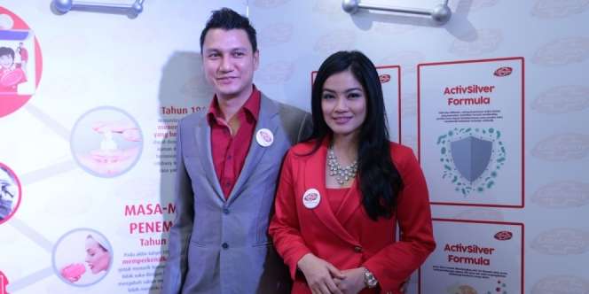 Sederet Artis Pria Pilih Jadi Mualaf, Ikut Agama Istri