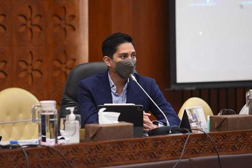 Potret  Tampan Budisatrio Djiwandono, Keponakan Prabowo