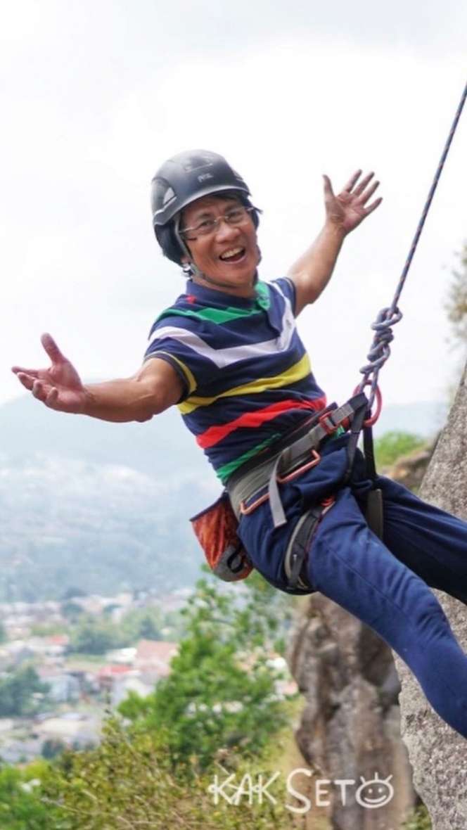 Potret Aksi Kak Seto Panjat Tebing Bikin Heboh!