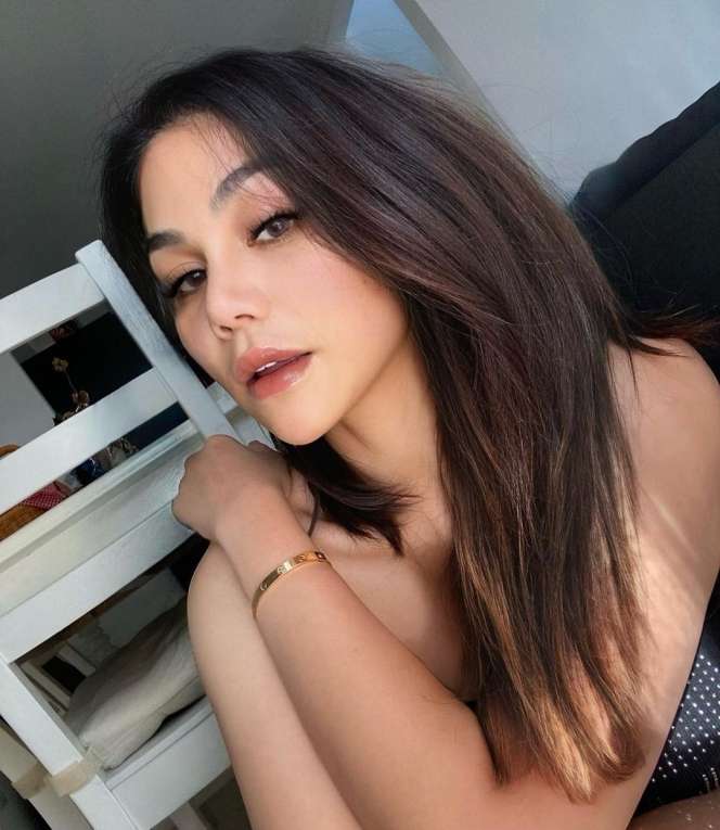 8 Potret Terbaru DJ Katty Butterfly, Pipi Tirus Dagu Lancip!