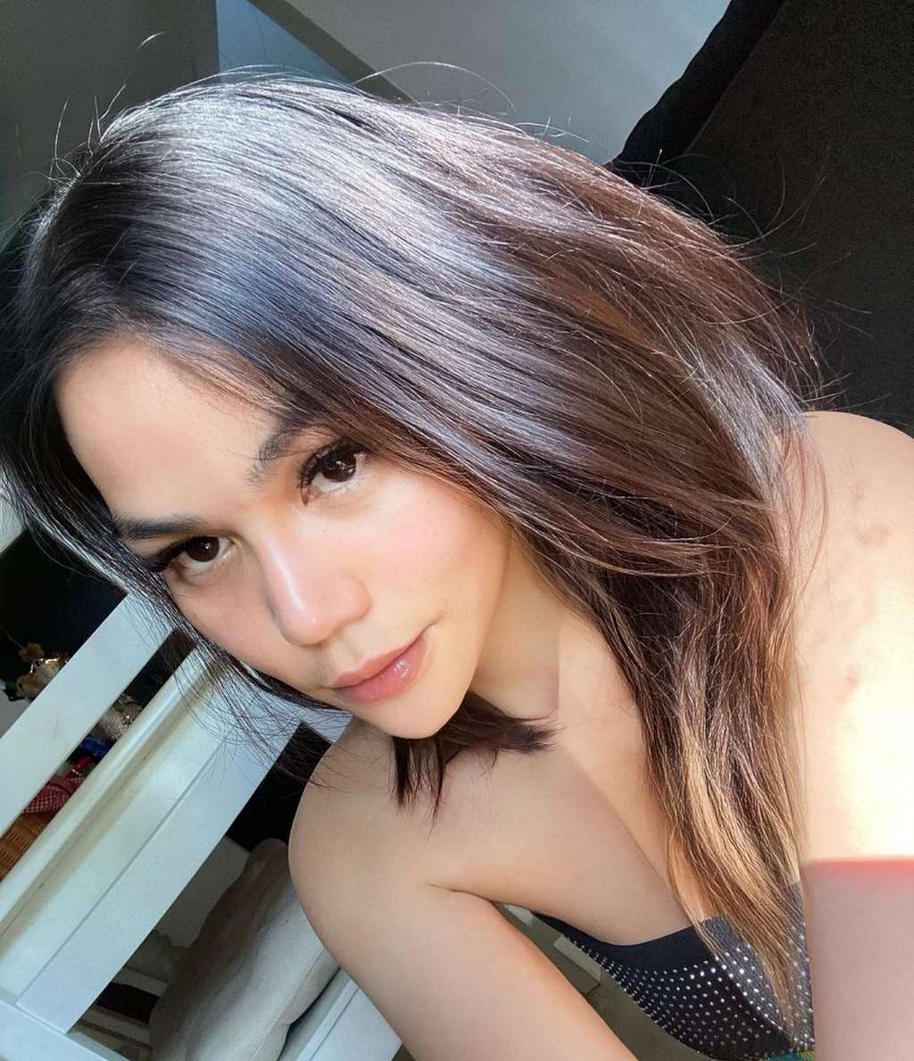 8 Potret Terbaru DJ Katty Butterfly, Pipi Tirus Dagu Lancip!