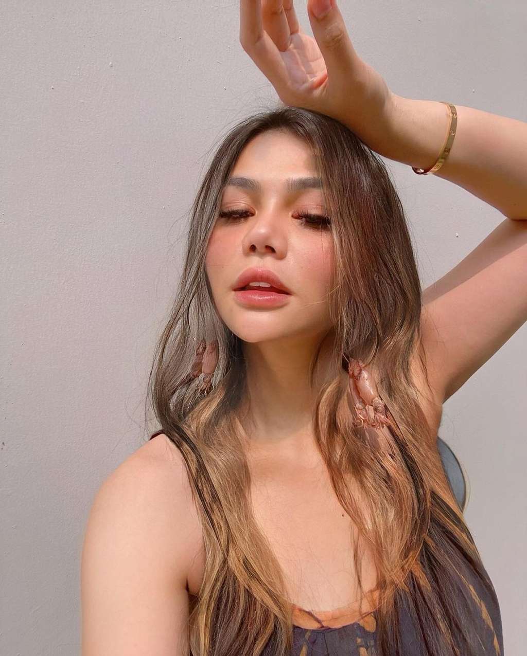 8 Potret Terbaru DJ Katty Butterfly, Pipi Tirus Dagu Lancip!