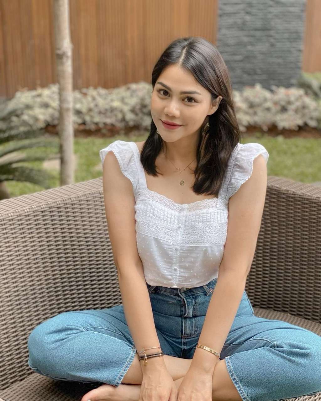 8 Potret Terbaru DJ Katty Butterfly, Pipi Tirus Dagu Lancip!