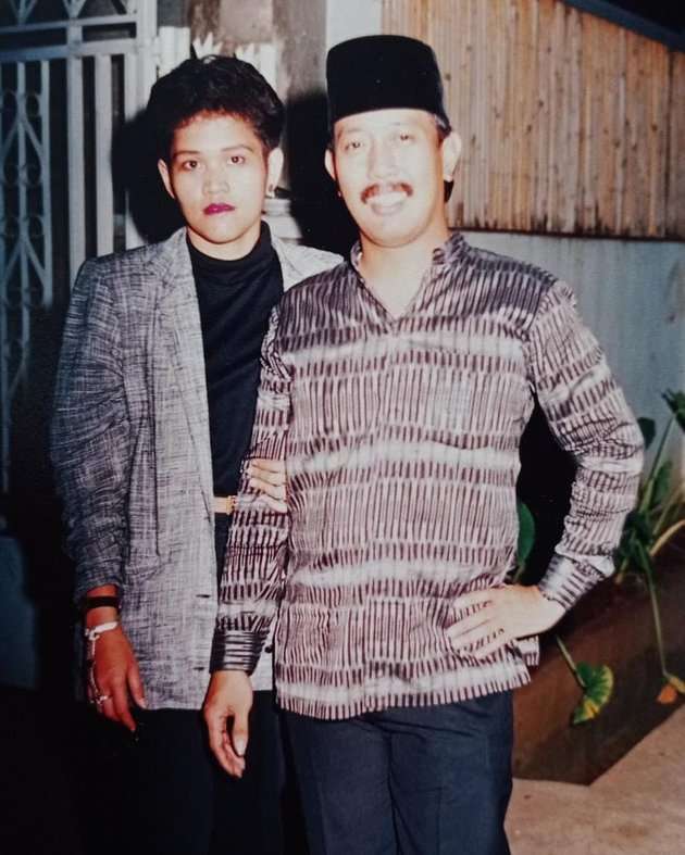 11 Kenangan Indro Warkop & Mendiang Istri, Masih Tetap Setia