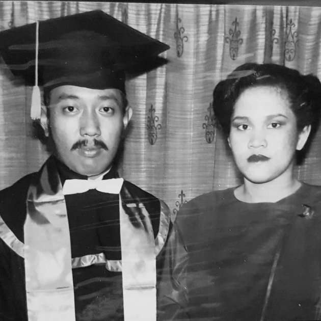 11 Kenangan Indro Warkop & Mendiang Istri, Masih Tetap Setia