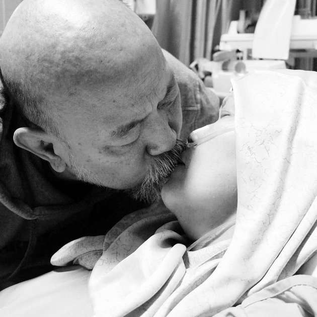 11 Kenangan Indro Warkop & Mendiang Istri, Masih Tetap Setia
