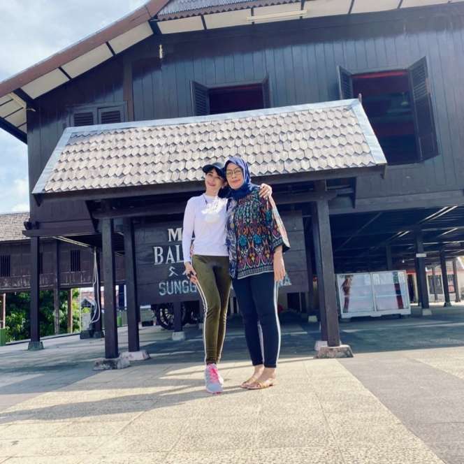 9 Potret Keseharian Uut Permatasari Kini Jadi Istri Pejabat 