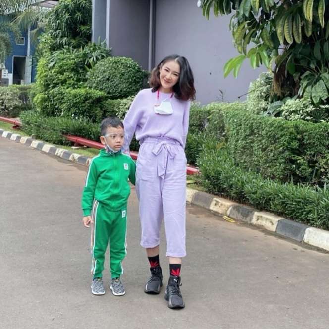 9 Potret Keseharian Uut Permatasari Kini Jadi Istri Pejabat 