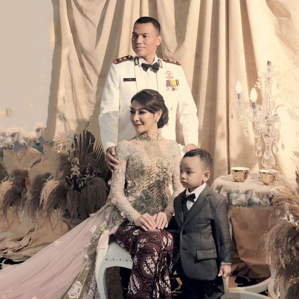 9 Potret Keseharian Uut Permatasari Kini Jadi Istri Pejabat 
