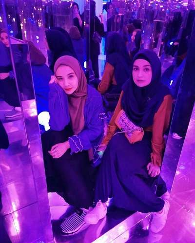 Gaya Retro Zaskia & Shireen Sungkar, Bak The Sister Comeback!