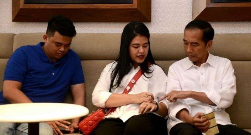 Dikenal Sederhana, Harga 7 Tas Kahiyang Ayu Ini Bikin Melongo!
