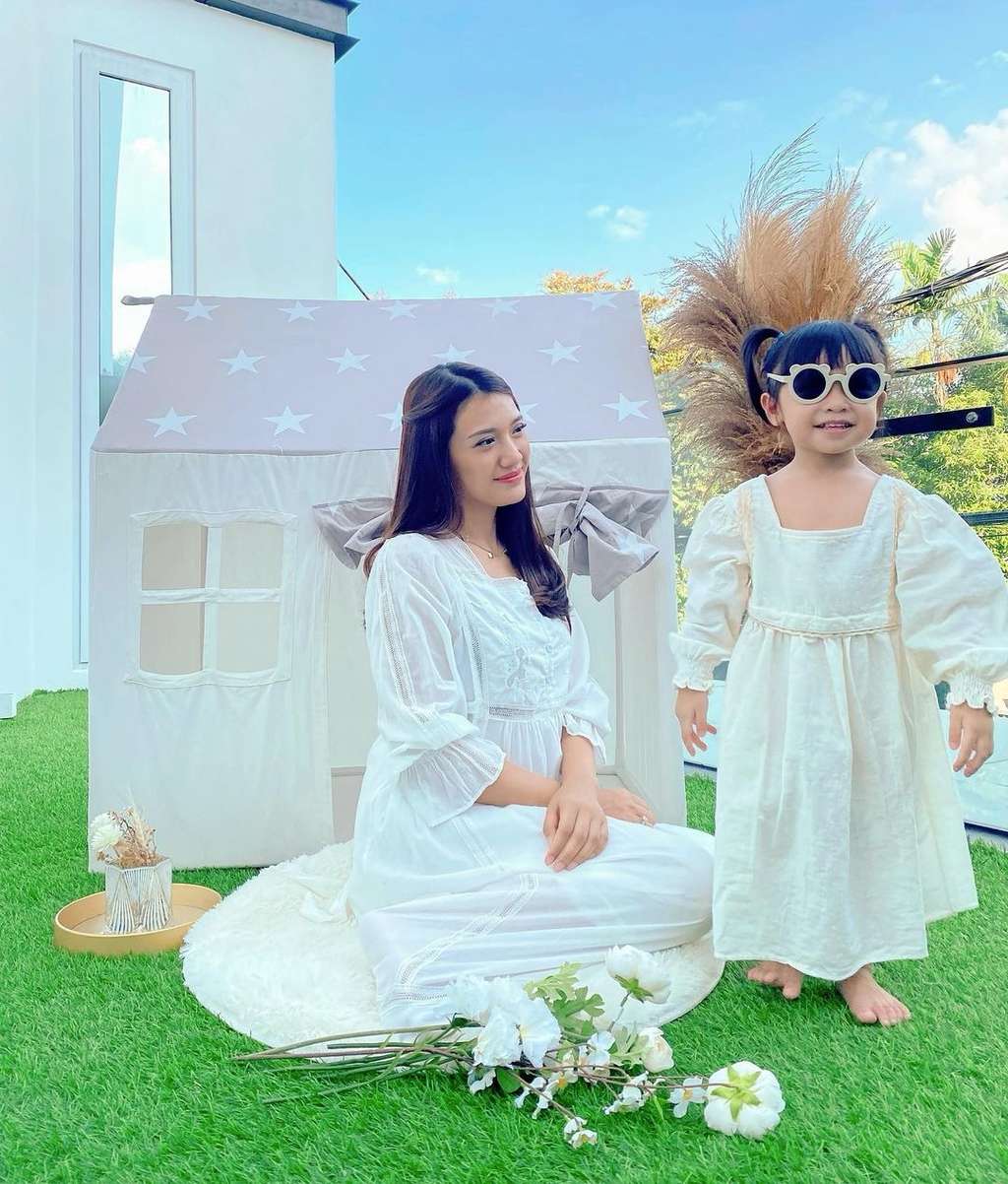 10 Gaya Stylish Alinea, Putri Raditya Dika dan Anissa Aziza