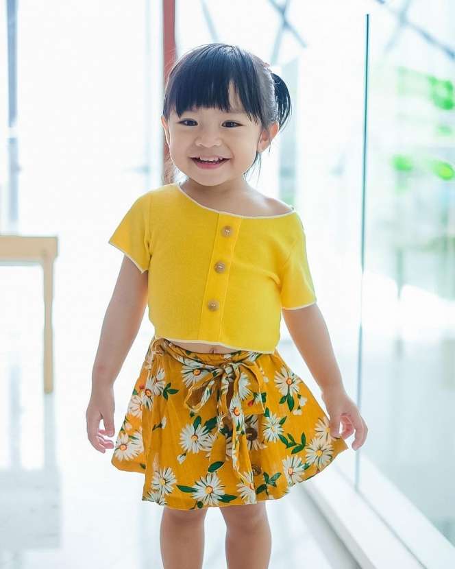 10 Gaya Stylish Alinea, Putri Raditya Dika dan Anissa Aziza