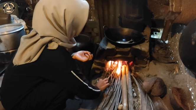 Cantik dan Rajin, Gadis Sunda Ini Bikin Betah Tinggal di Desa