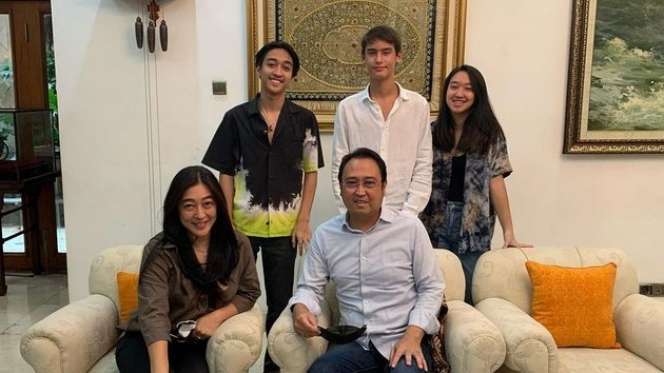 Foto Hunian Megawati Buat Dinner Perpisahan dengan Kartika
