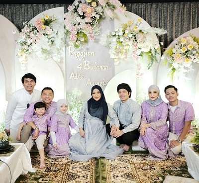 Momen Pengajian 4 Bulanan Kehamilan Aurel, 3 Keluarga Kumpul