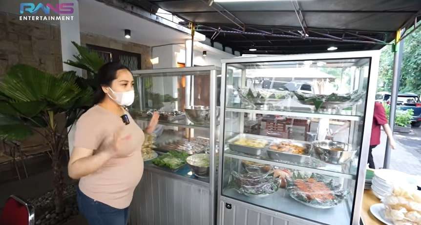 Nagita Ngidam Masakan Padang, Resto-nya Diangkut ke Andara