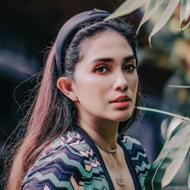 Hati Bak Malaikat, 5 Artis Ini Adopsi Anak Sebelum Menikah