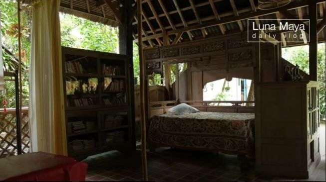 Potret Rumah Ibunda Luna Maya di Bali, Halaman Belakang Lautan