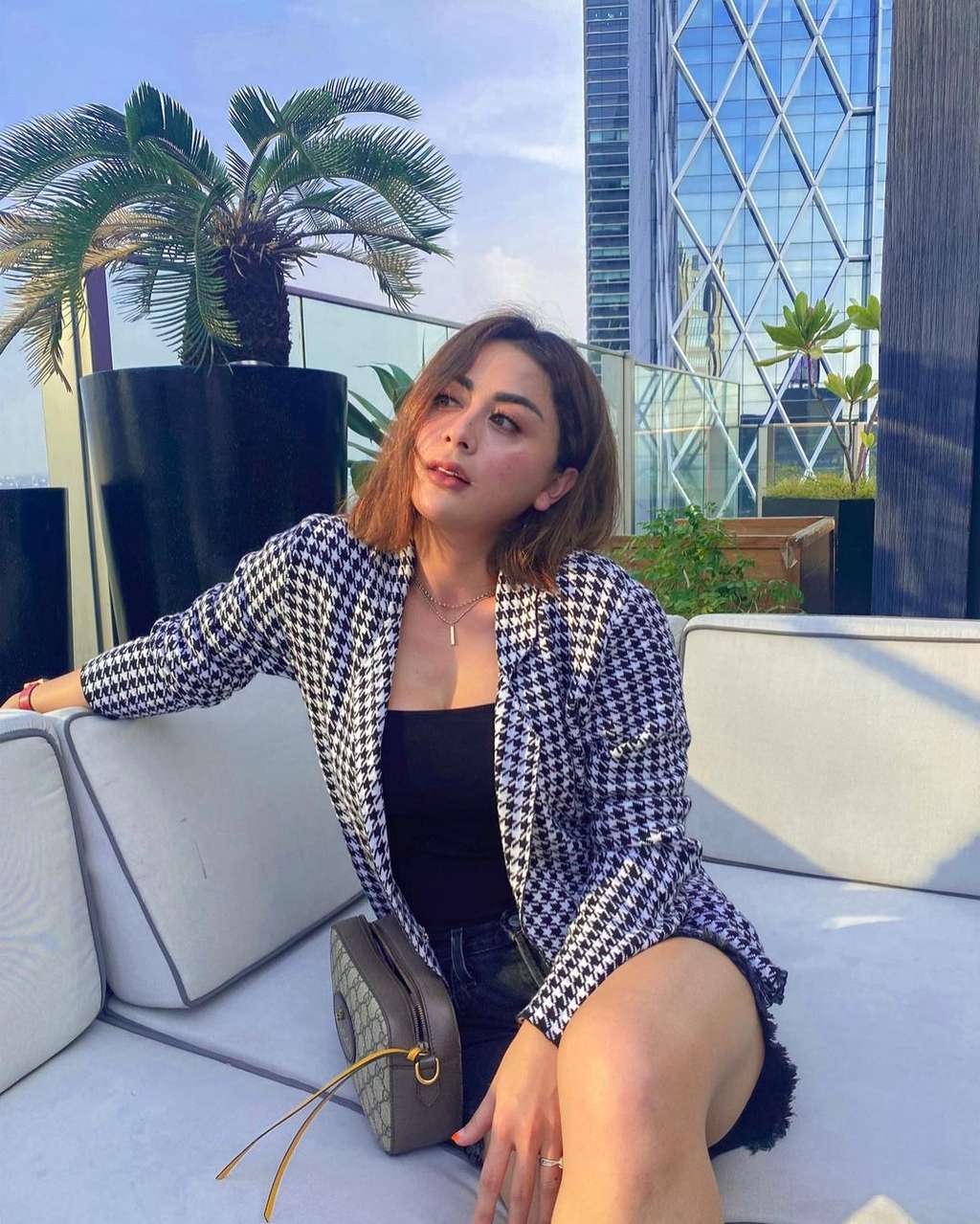 8 Potret Selvi Kitty, Hot Mama yang Masih Kayak ABG