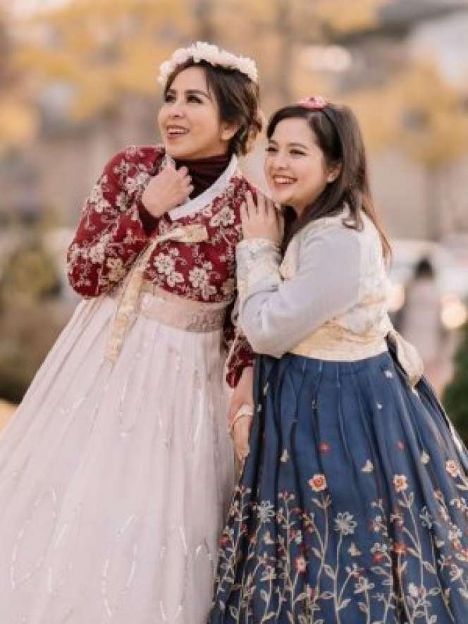 5 Potret Hubungan Artis dengan Mertua yang Ramai Disorot!