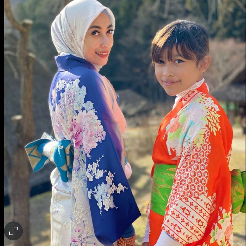 9 Potret Aquene, Putri Sultan Djorghi yang Hafal Al-Quran