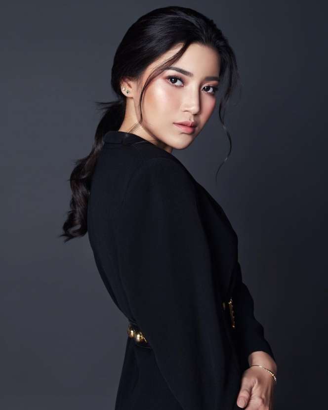 9 Potret Marissa Adik Celine Evangelista, Tak Kalah Menawan!