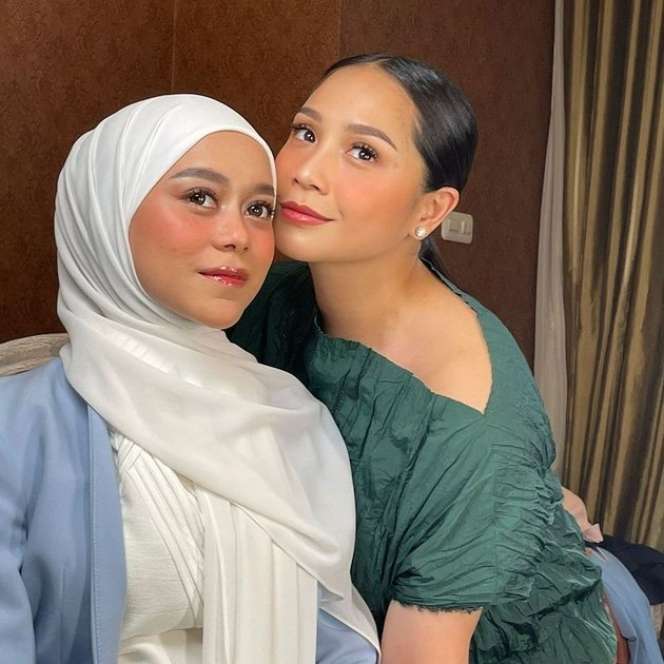 Potret Duo Bumil Lesty & Nagita, Makin Glowing Menawan