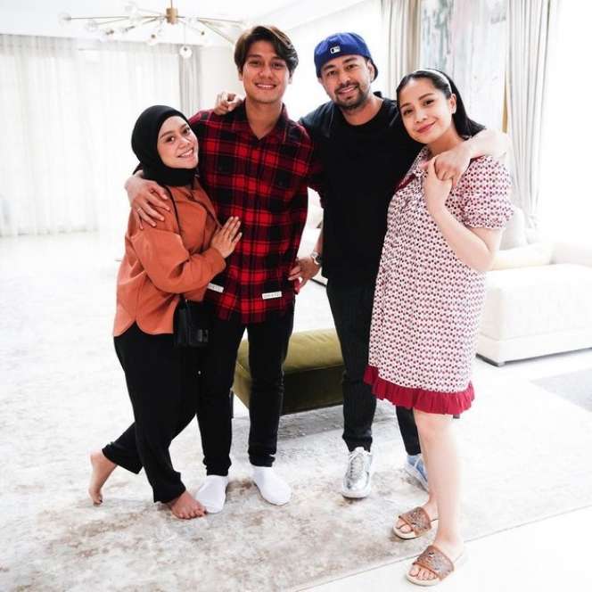 Potret Duo Bumil Lesty & Nagita, Makin Glowing Menawan