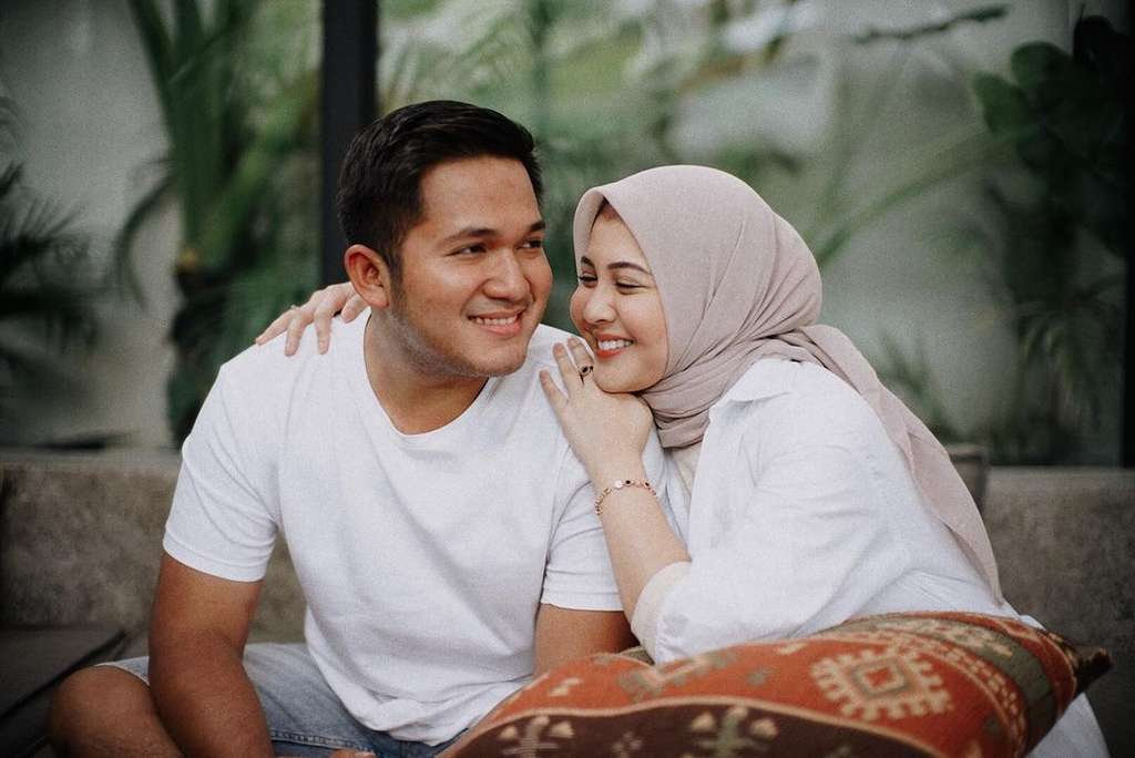 Pengalaman Pertama Punya Anak, 9 Artis Ini Siap Jadi Hot Papa