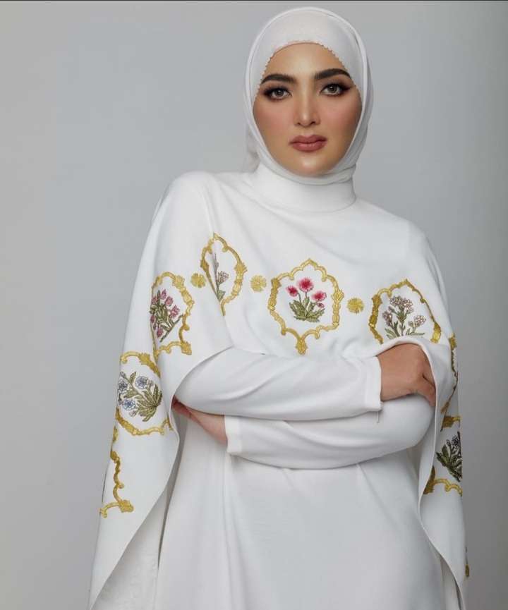 13 Potret Ashanty Berhijab, Cantiknya gak Ketulungan!