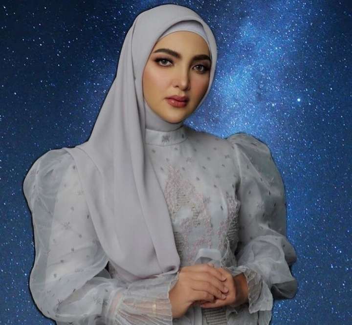 13 Potret Ashanty Berhijab, Cantiknya gak Ketulungan!