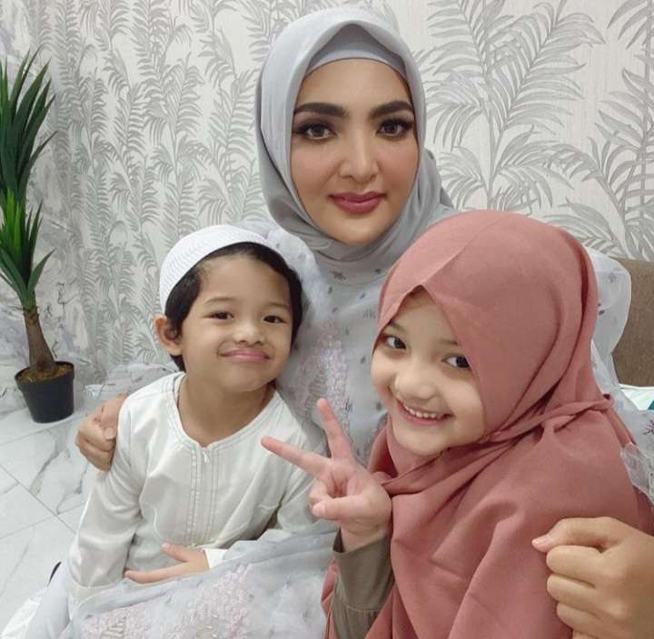 13 Potret Ashanty Berhijab, Cantiknya gak Ketulungan!