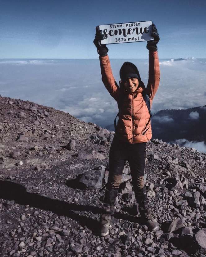 Kehidupan Asli Pemeran Neneng Sosok Orang Gila Ikatan Cinta