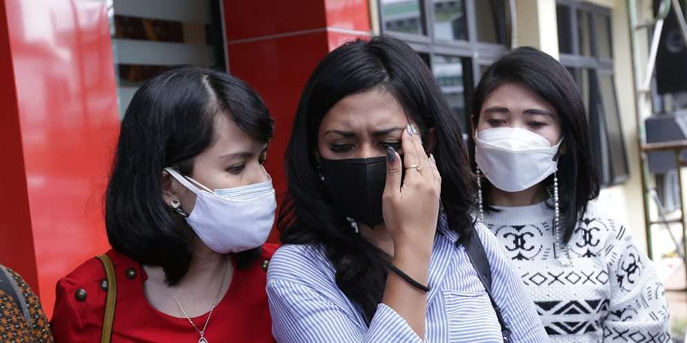 Karen Pooroe Menangis, Dua Tahun Kasus Kematian Anaknya Mandek