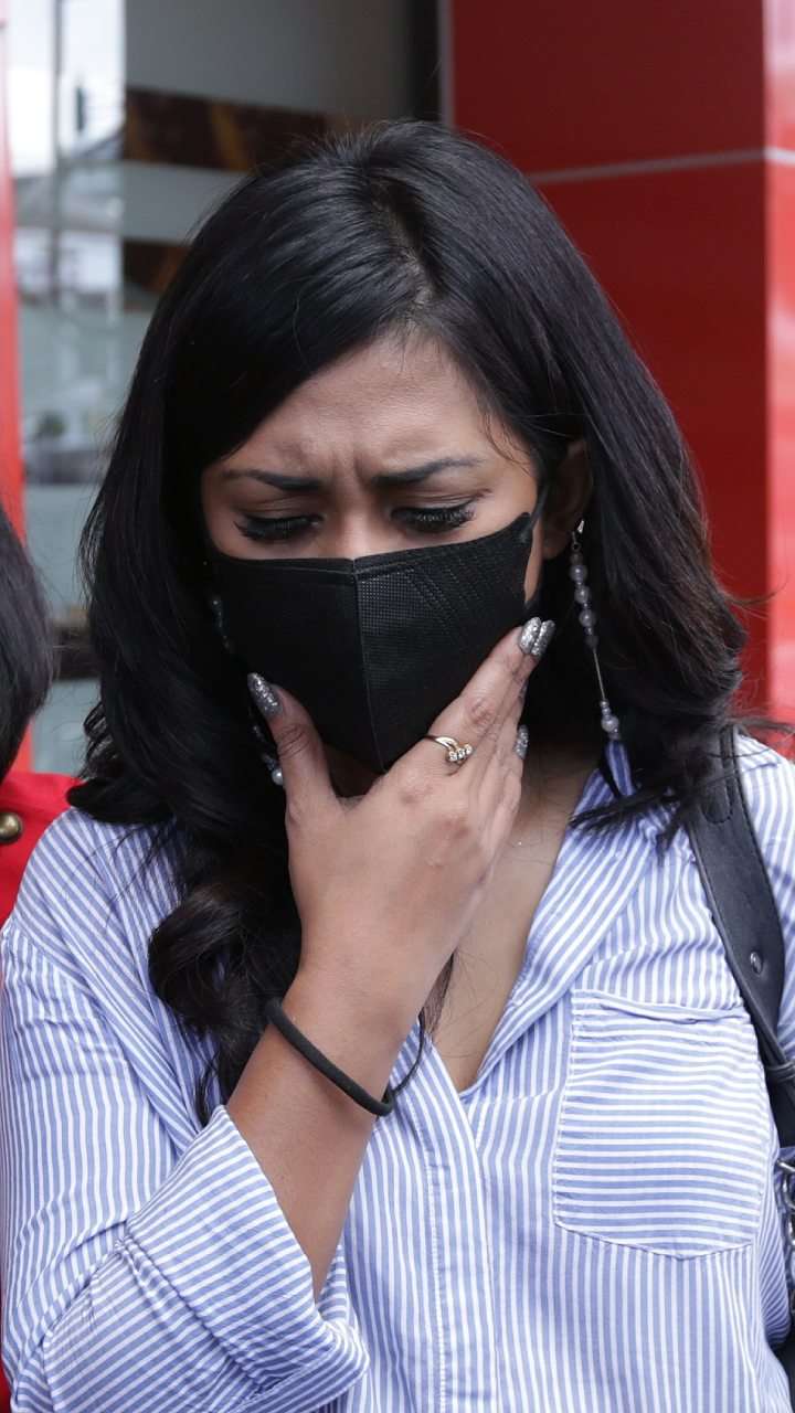 Karen Pooroe Menangis, Dua Tahun Kasus Kematian Anaknya Mandek
