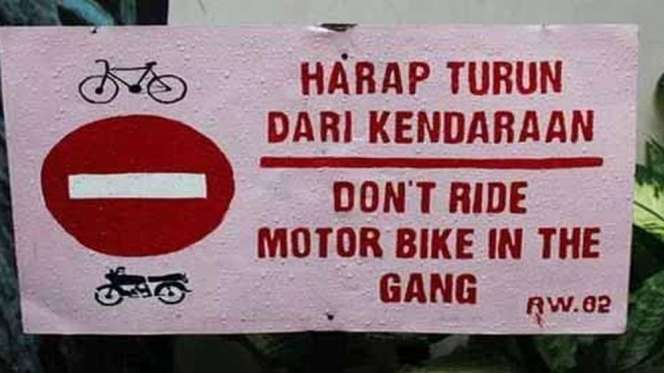 13 Peringatan Pakai Bahasa Inggris Ini Malah Bikin Ngakak