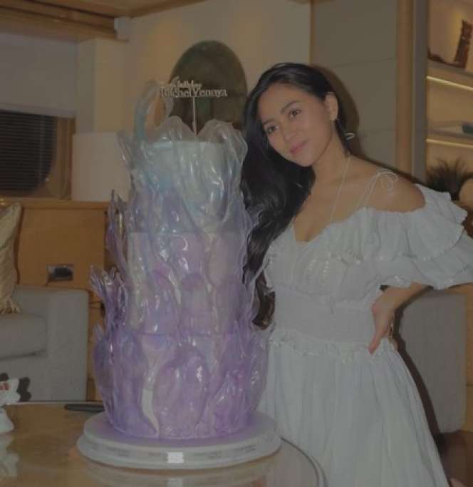Meriahnya Ultah Rachel Vennya, Kado dari Kekasih Jadi Sorotan