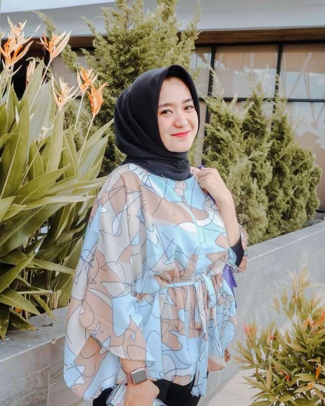 8 Potret Nanda Sukma, Ibu Bhayangkari yang Curi Perhatian