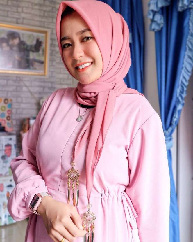 8 Potret Nanda Sukma, Ibu Bhayangkari yang Curi Perhatian